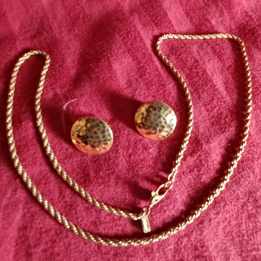 UNWORN Vntg MONET Necklace & Earrings Set in Hammered Gold